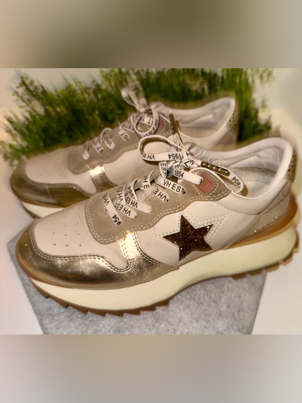 Vintage Havana Major White Multi 
Leather and mesh sneakers,